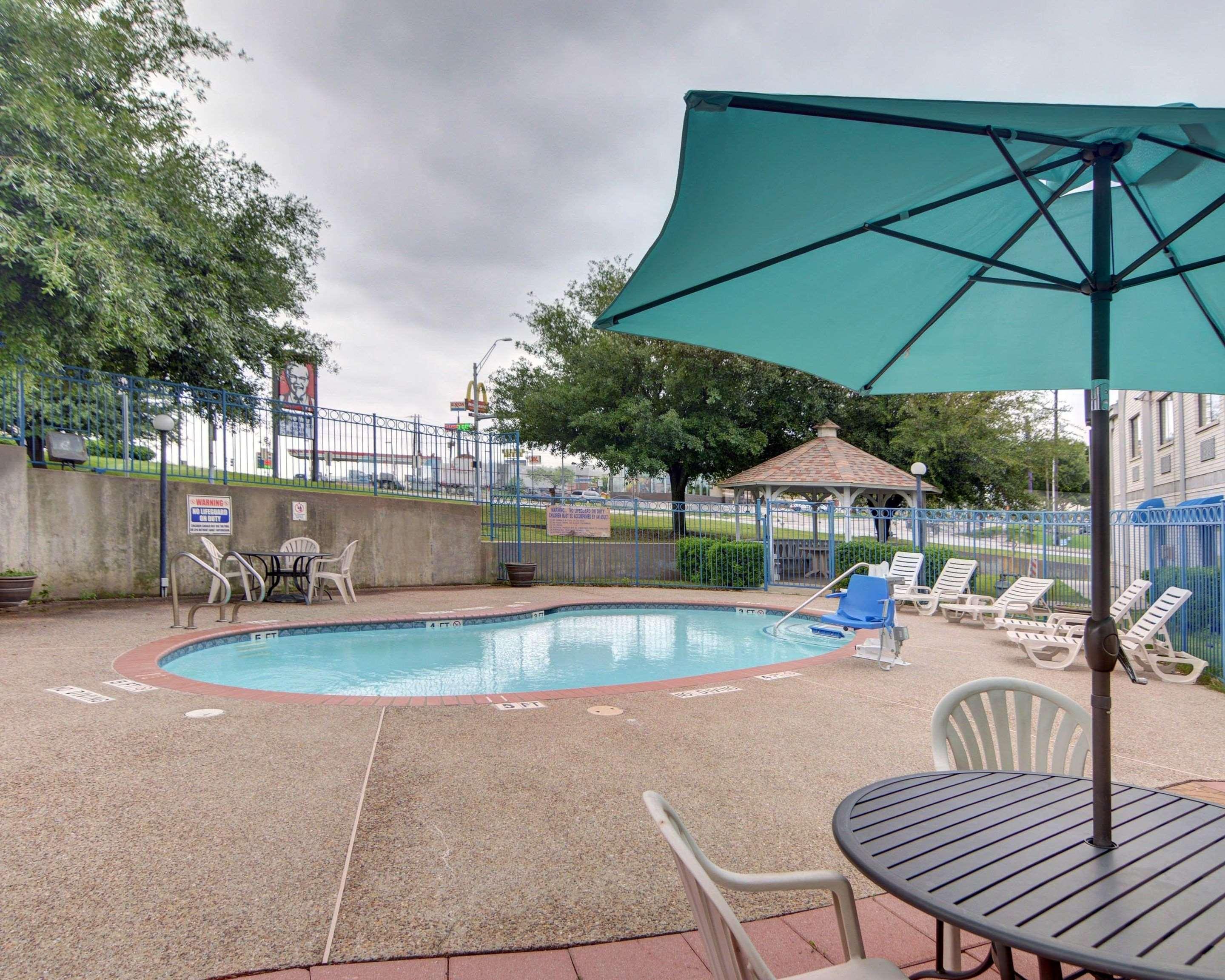 Quality Inn & Suites Grand Prairie Kültér fotó
